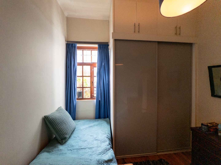 1 Bedroom Property for Sale in Sea Point Western Cape